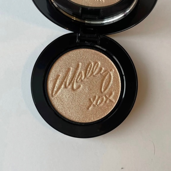 Mally Beauty Sleigh It Effortlessly Airbrushed Highlighter Trio Brand New - Picture 6 of 8